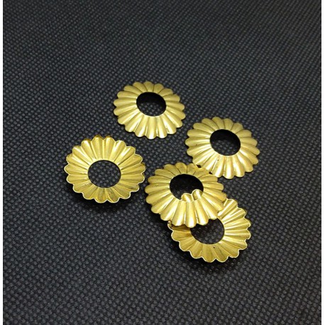 Lot 5 Rosaces laitonnées d 25 - Falbala Luminaires